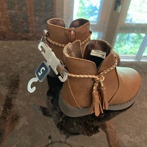Brown size 5 toddler side zip booties
